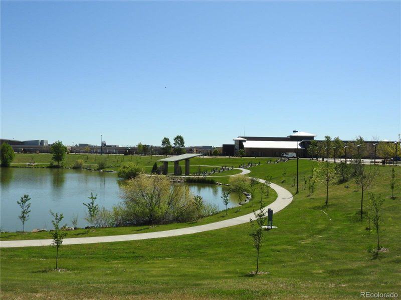 Community amenities in , Aurora (Image 10).