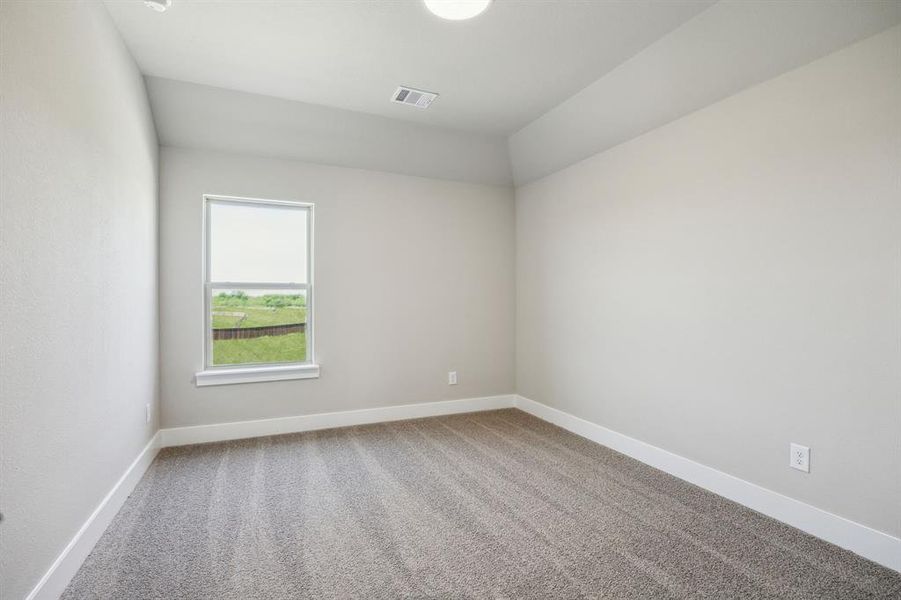 Spacious, unfurnished interior of a new home in Ellis Ranch Estates, Waxahachie (Image 29).