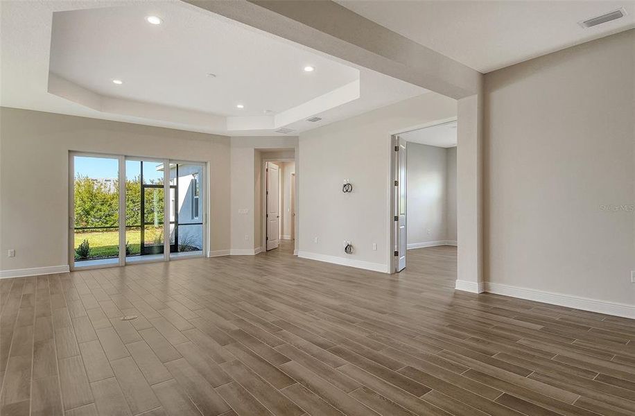Spacious, unfurnished interior of a new home in Canoe Creek, Parrish (Image 17).