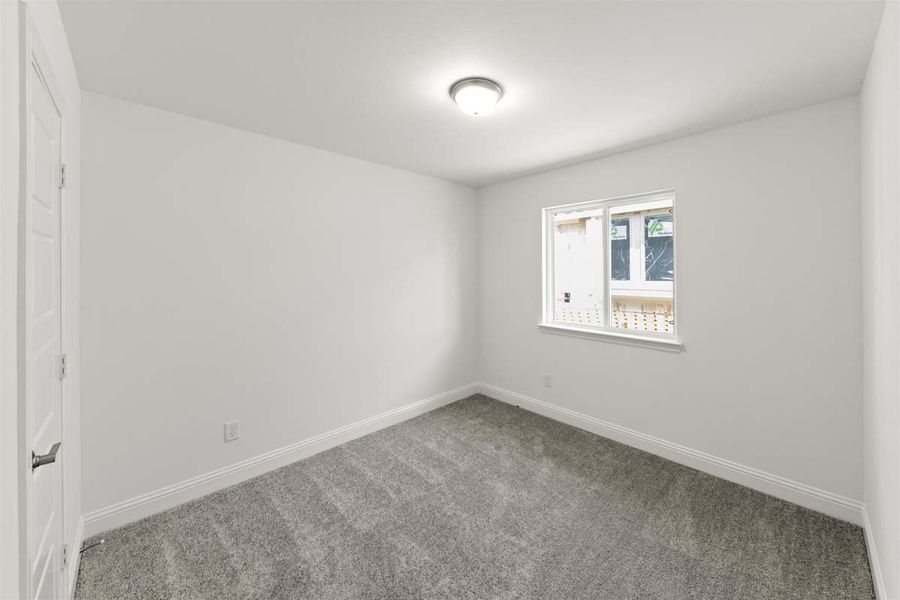 Spacious, unfurnished interior of a new home in Keeneland, Aubrey (Image 32).