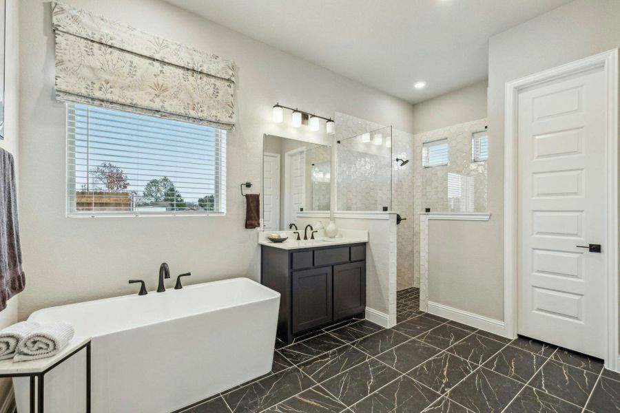 Representative furnished interior of a home built from the Reid by Kindred Homes in Oak Creek Ranch, Waxahachie (Image 26).