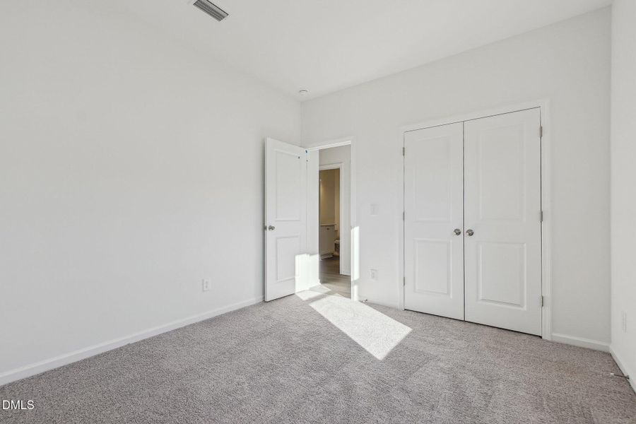 24-web-or-mls-Galloway Dr-024