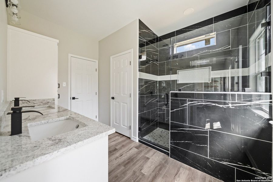 Furnished interior view inside a new home in , Beeville (Image 11).