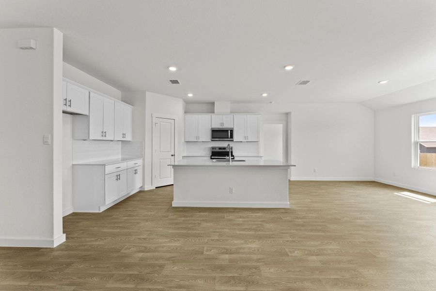 Spacious, unfurnished interior of a new home in Sonoma Oaks, Fredericksburg (Image 26). Spacious, unfurnished interior of a new home in Sonoma Oaks, Fredericksburg (Image 26).