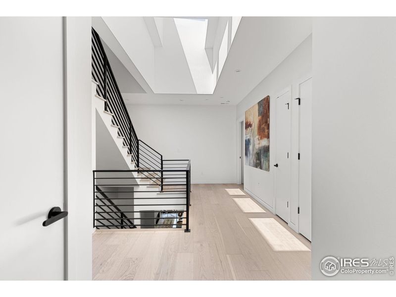 Spacious, unfurnished interior of a new home in , Boulder (Image 22).