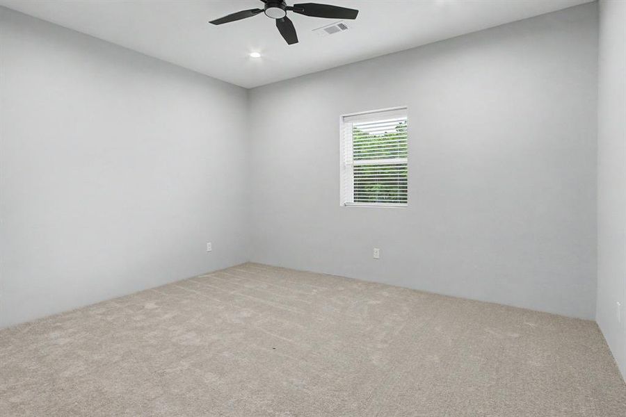 Spacious, unfurnished interior of a new home in , North Richland Hills (Image 26).