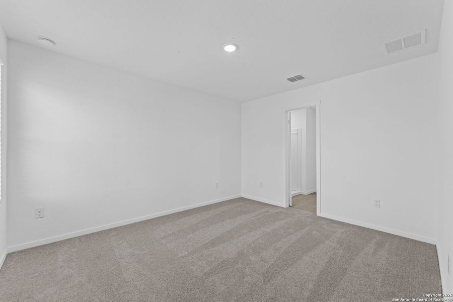 Spacious, unfurnished interior of a new home in Torian Village: Belmar Collection, San Antonio (Image 7).