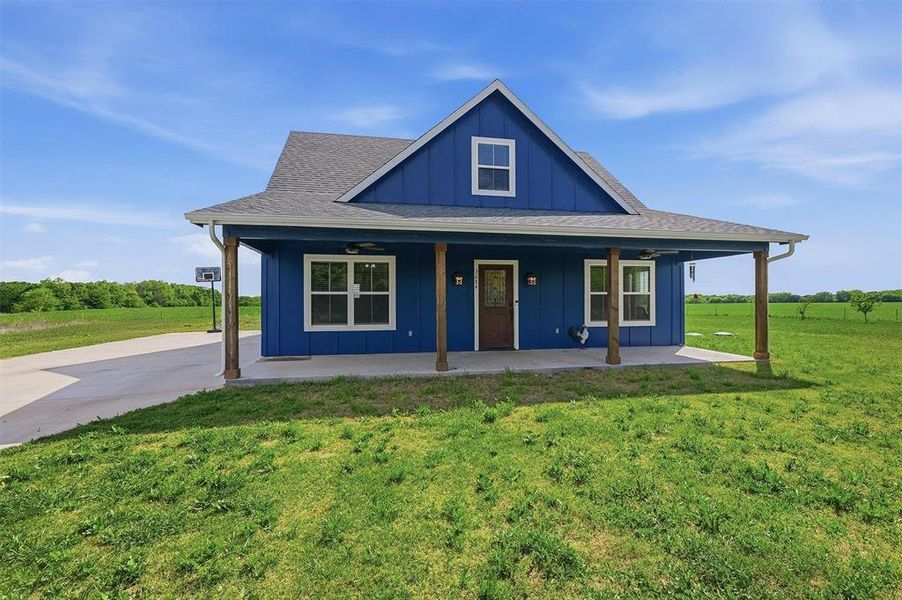 Front exterior of a new home in , Sherman, TX, highlighting curb appeal (Image 20).