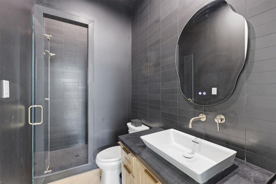 Furnished interior view inside a new home in , Bellaire (Image 15).
