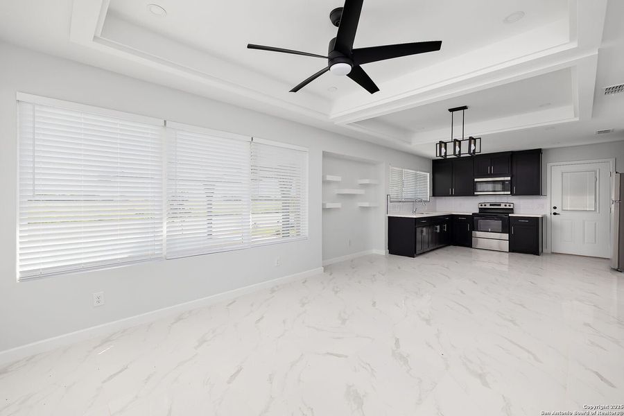 Spacious, unfurnished interior of a new home in , Weslaco (Image 23).