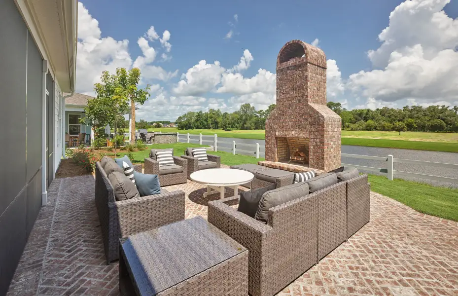 Exterior details and patio area of a home in Del Webb North Myrtle Beach, Myrtle Beach (Image 3).
