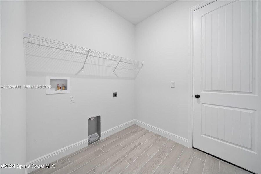 Spacious, unfurnished interior of a new home in , Palm Bay (Image 21). Spacious, unfurnished interior of a new home in , Palm Bay (Image 21).