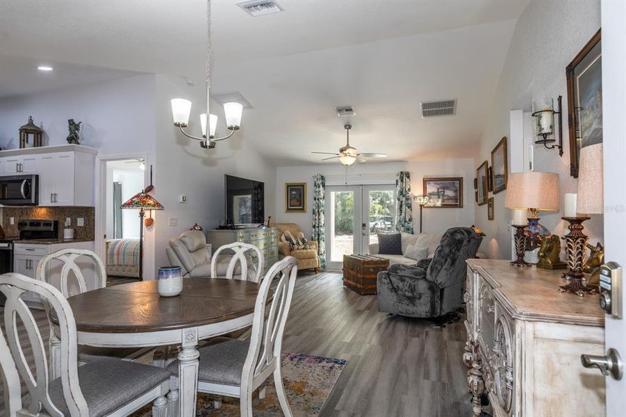 Furnished interior view inside a new home in , Ocklawaha (Image 17).