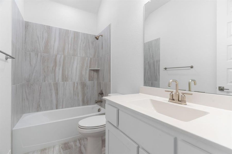 Furnished interior view inside a new home in , Van Alstyne (Image 7).