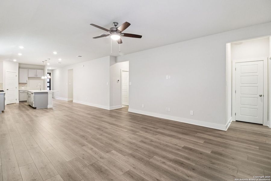 Spacious, unfurnished interior of a new home in Scenic Crest - Premier Series, Boerne (Image 32). Spacious, unfurnished interior of a new home in Scenic Crest - Premier Series, Boerne (Image 32).