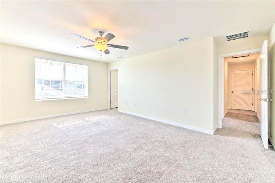 Spacious, unfurnished interior of a new home in Northwater at Two Rivers, Zephyrhills (Image 11).