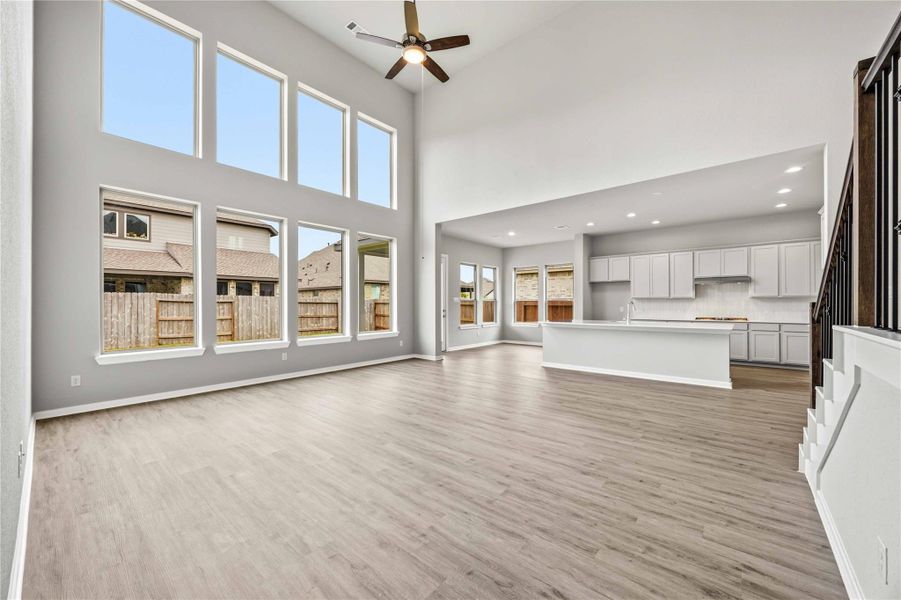 Spacious, unfurnished interior of a new home in Canterra Creek  60', Rosharon (Image 28).