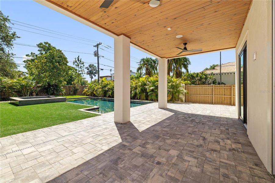 Exterior details and patio area of a home in , Tampa (Image 4).