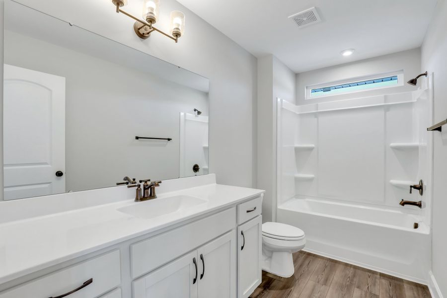 Representative furnished interior of a home built from the Sherwood by Ernest Homes in Wexford, Richmond Hill (Image 18).