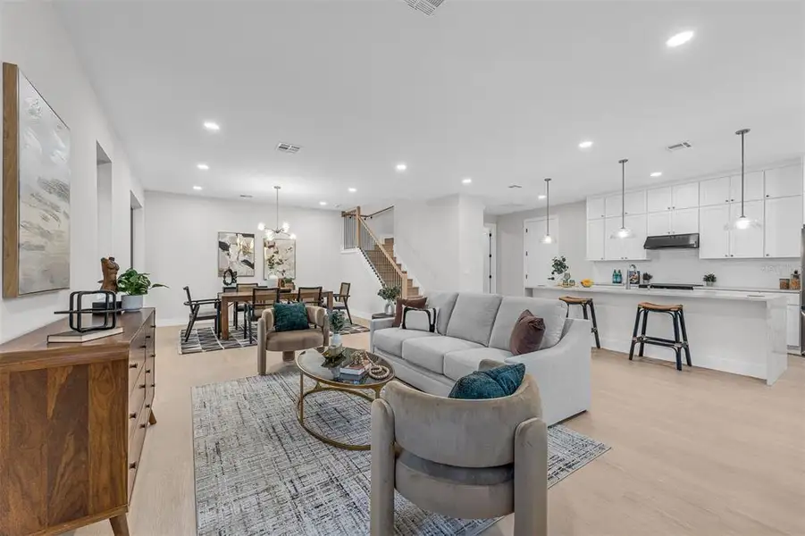 Furnished interior view inside a new home in , Orlando (Image 7).