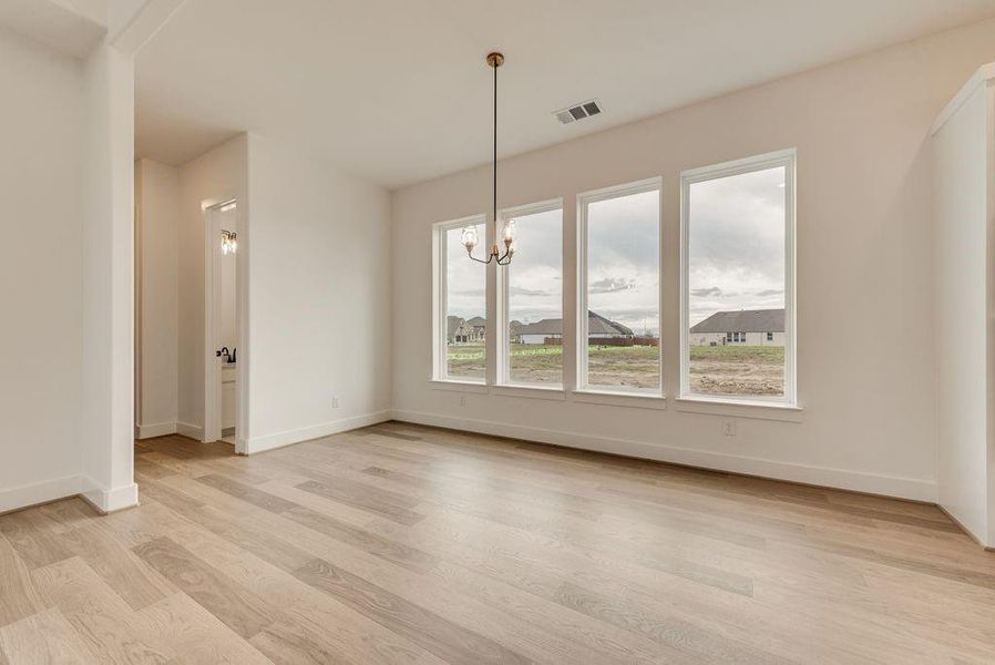 Spacious, unfurnished interior of a new home in Edgewater, Fate (Image 12).