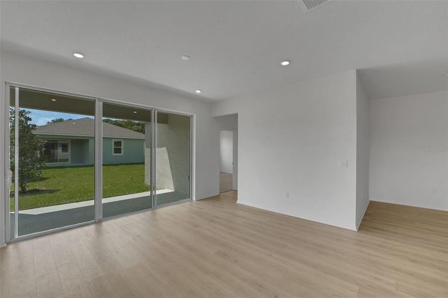 Spacious, unfurnished interior of a new home in Tuscan Hills, Dade City (Image 30).