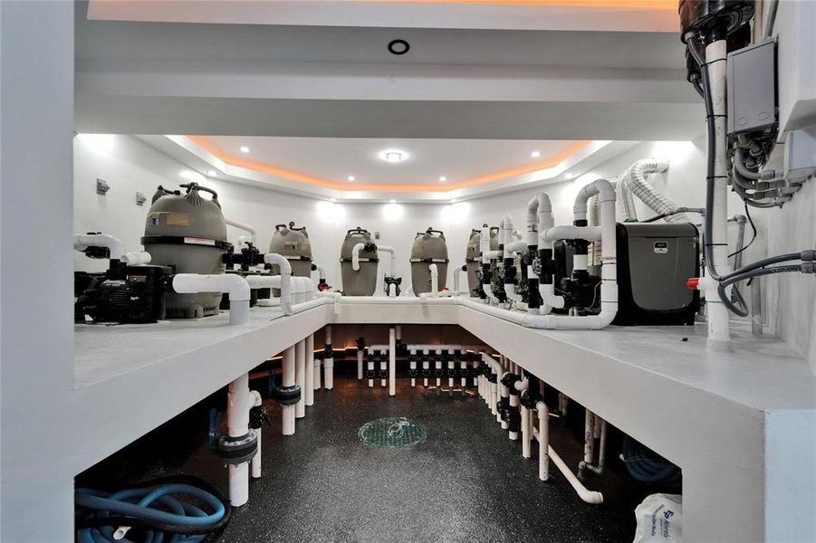 Furnished interior view inside a new home in , Apollo Beach (Image 57).