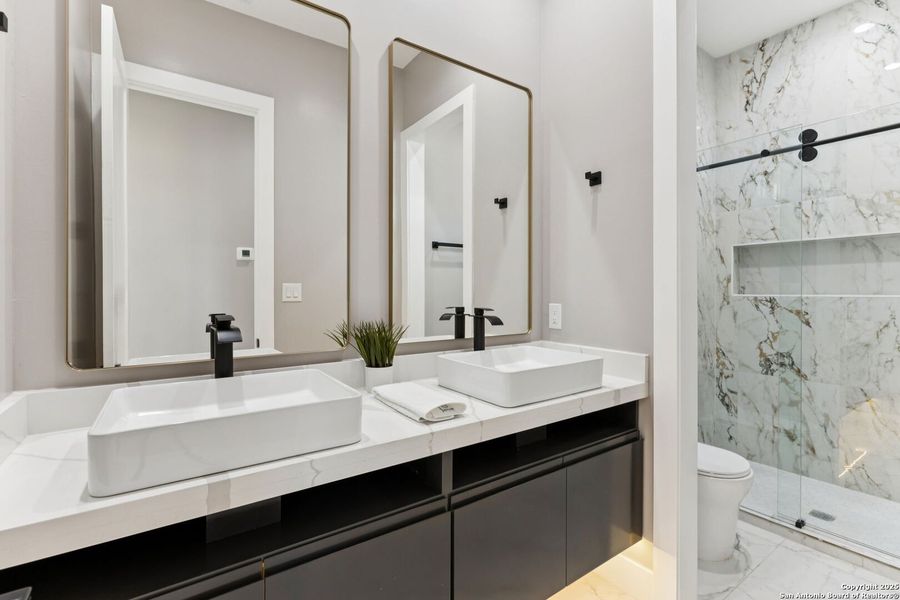 Furnished interior view inside a new home in , La Vernia (Image 9).