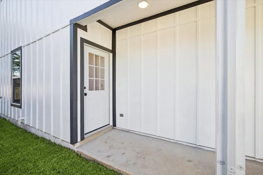 Exterior details and patio area of a home in , Montgomery (Image 15).