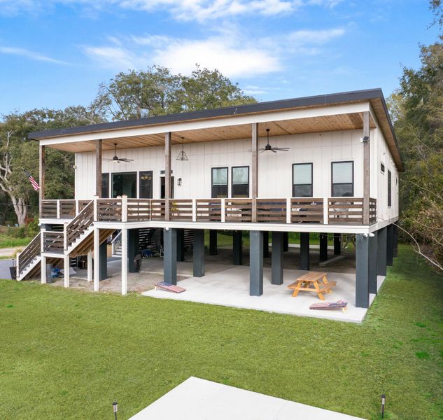 Exterior details and patio area of a home in , Charleston (Image 26).