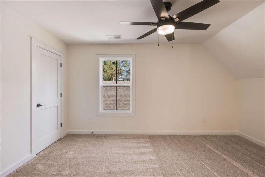 Spacious, unfurnished interior of a new home in , Waco (Image 10).