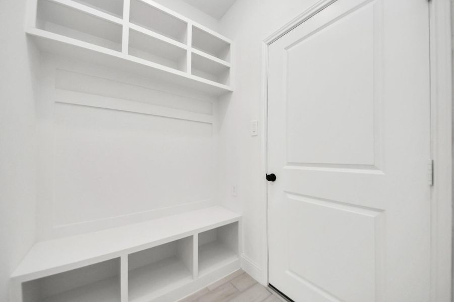 Spacious, unfurnished interior of a new home in , Missouri City (Image 28).