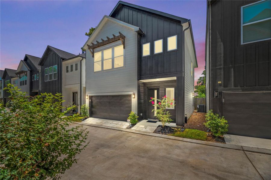 Front exterior of a new home in , Houston, TX, highlighting curb appeal (Image 1). Front exterior of a new home in , Houston, TX, highlighting curb appeal (Image 1).