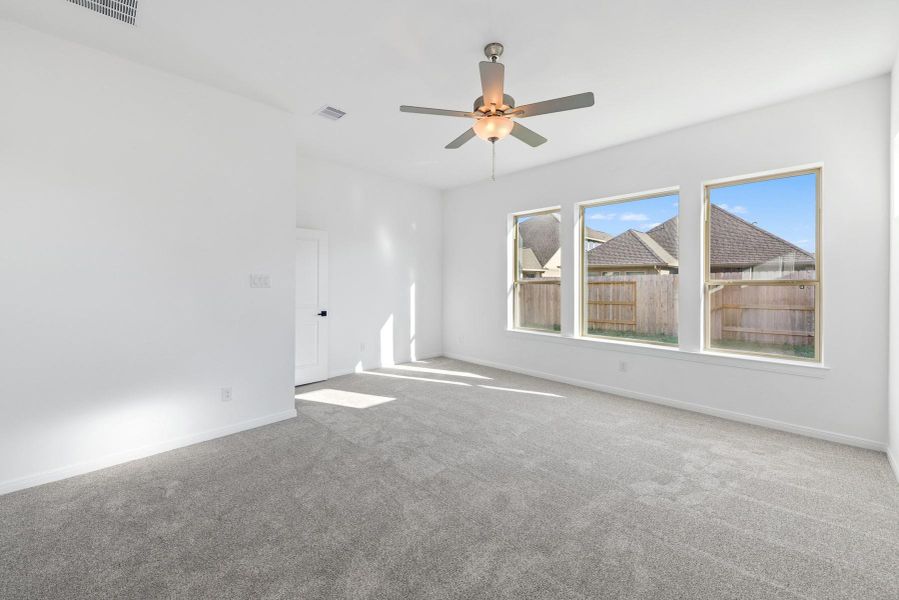 Spacious, unfurnished interior of a new home in Escondido 50' Homesites, Magnolia (Image 16).