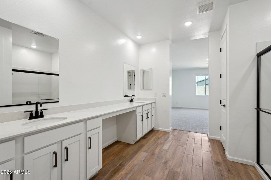 32-web-or-mls-W Cheryl Dr-1405-032