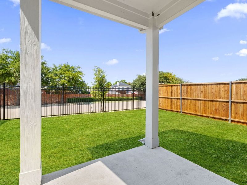 Exterior details and patio area of a home in Lake Park Villas, Wylie (Image 3). Exterior details and patio area of a home in Lake Park Villas, Wylie (Image 3).