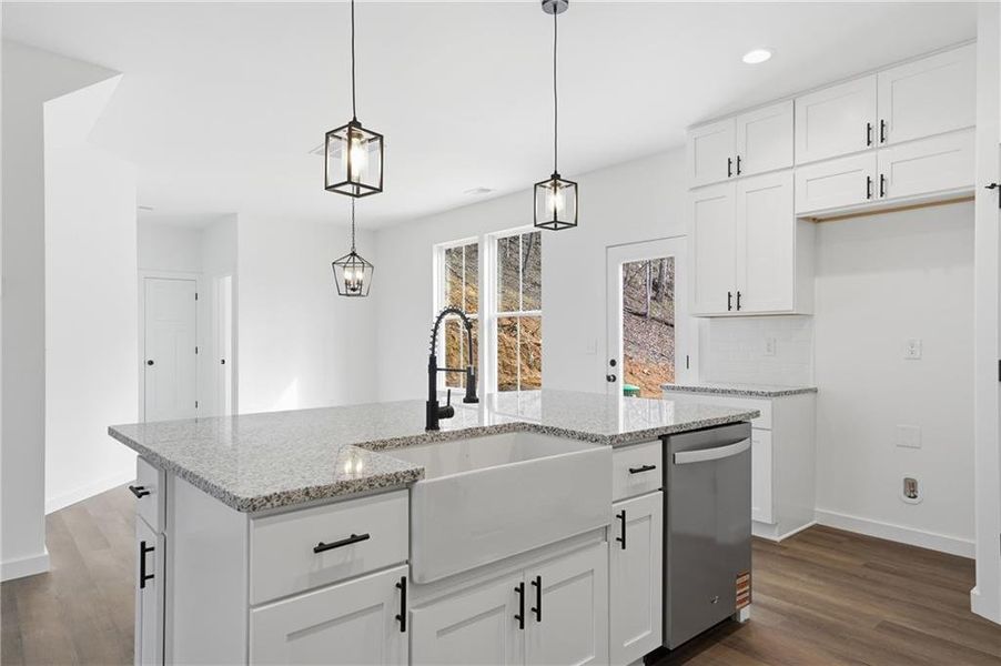 Furnished interior view inside a new home in , Jasper (Image 5).