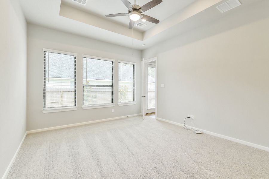 Spacious, unfurnished interior of a new home in Summer Place  35', Montgomery (Image 40).