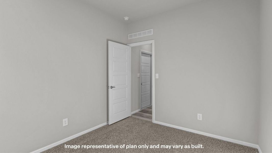 Spacious, unfurnished interior of a new home in Yukon Ridge, Odessa (Image 19).