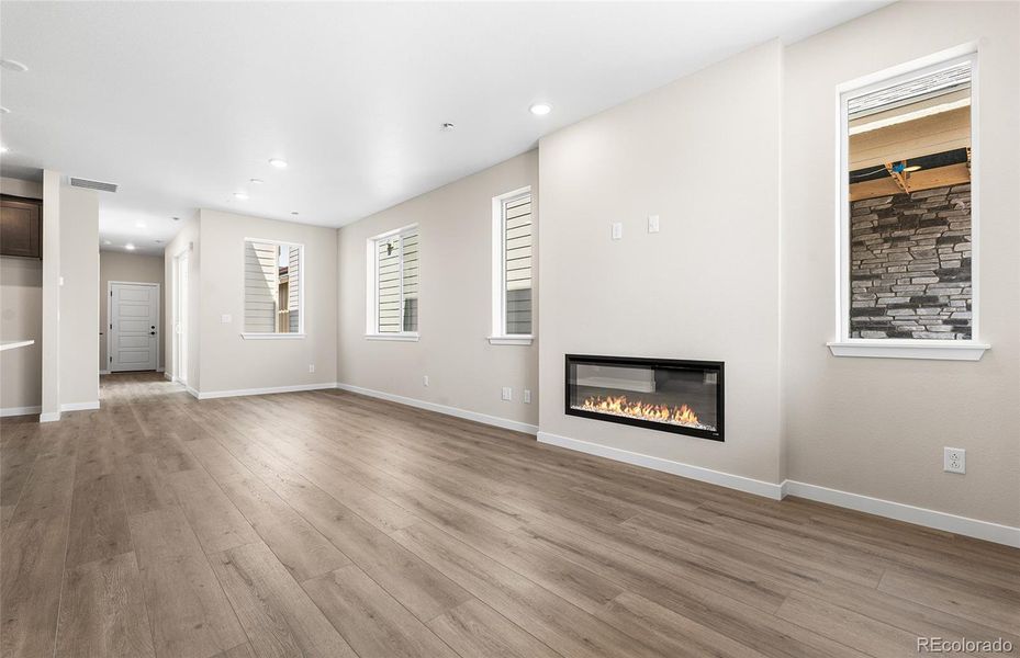 Spacious, unfurnished interior of a new home in Painted Prairie, Aurora (Image 11).