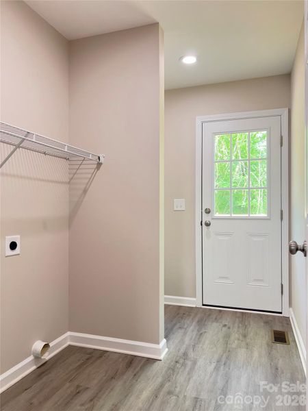 Spacious, unfurnished interior of a new home in , Salisbury (Image 17).