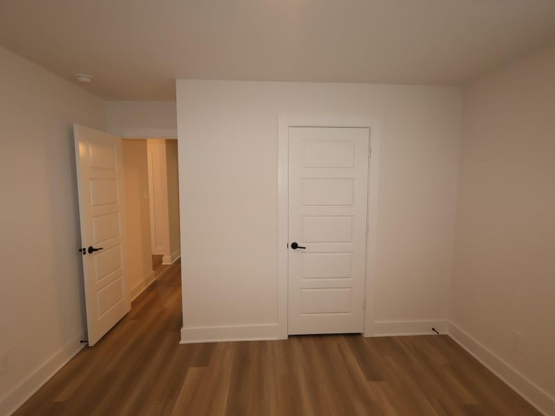 Spacious, unfurnished interior of a new home in Lone Star Landing, Montgomery (Image 23).