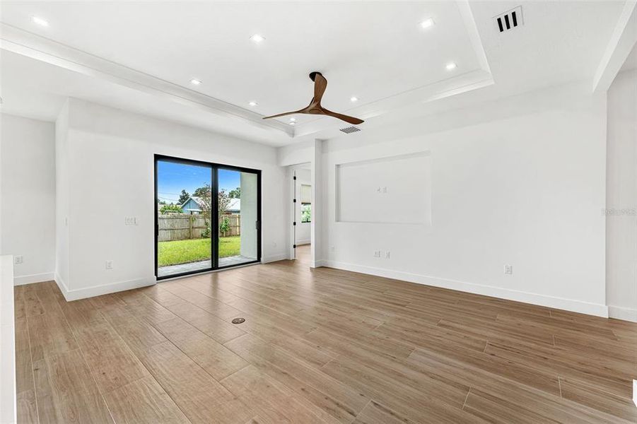 Spacious, unfurnished interior of a new home in , Cocoa (Image 18).