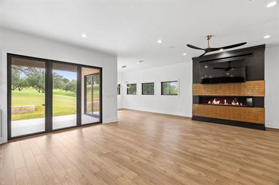 Spacious, unfurnished interior of a new home in , Horseshoe Bay (Image 13).