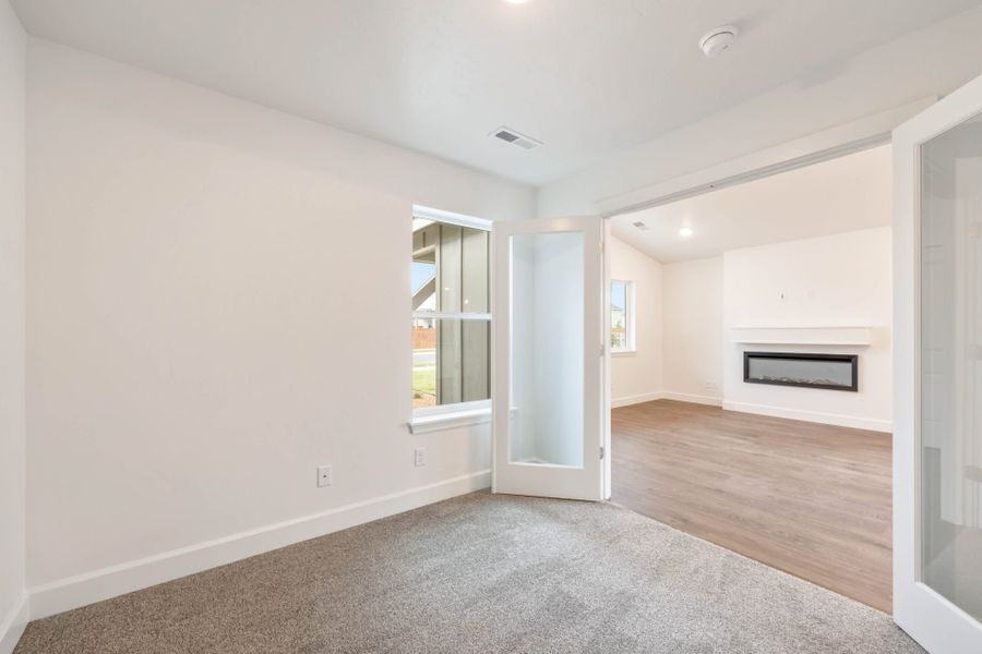 Spacious, unfurnished interior of a new home in Willowbrook, Madras (Image 15). Spacious, unfurnished interior of a new home in Willowbrook, Madras (Image 15).