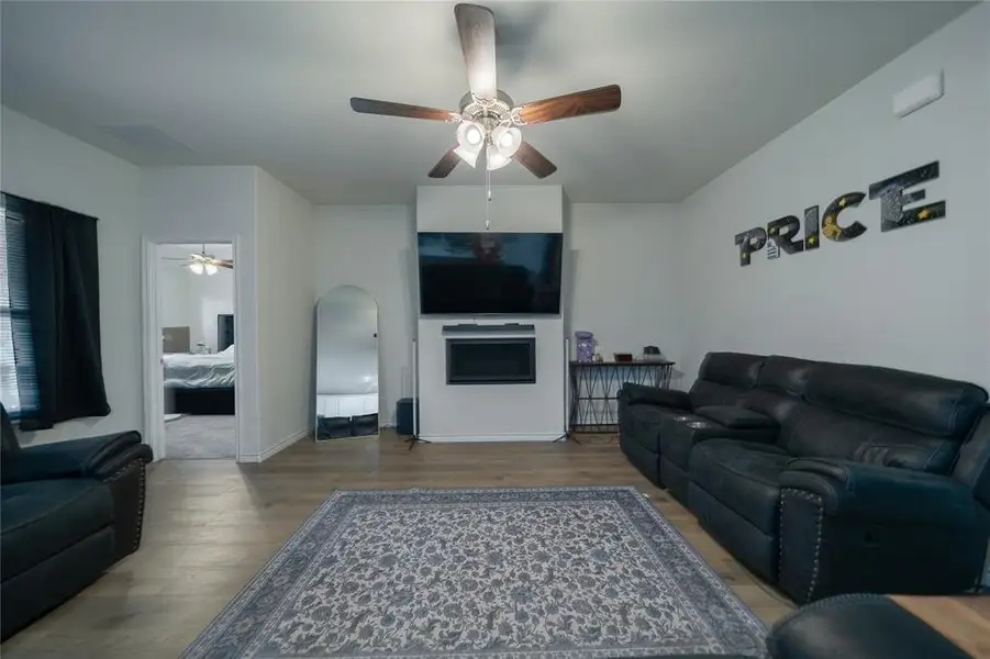 Furnished interior view inside a new home in Lakewood Trails, Forney (Image 8).