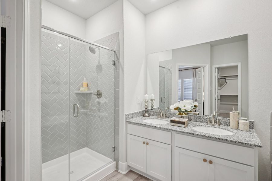 Cay Landing Model - Nimitz - Primary Bathroom