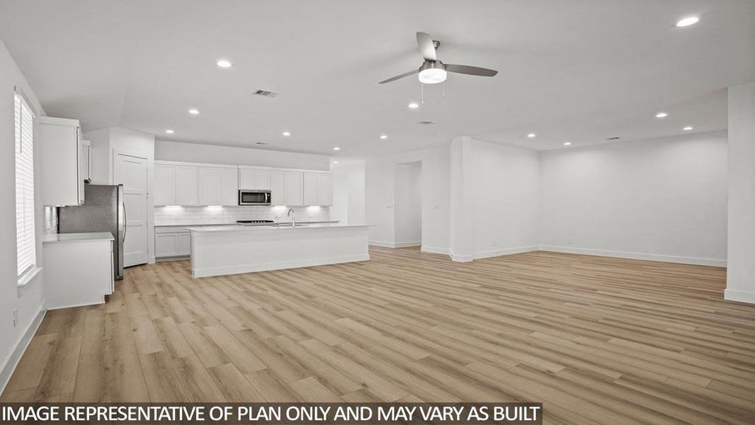 Spacious, unfurnished interior of a new home in Silverthorne, Conroe (Image 11).