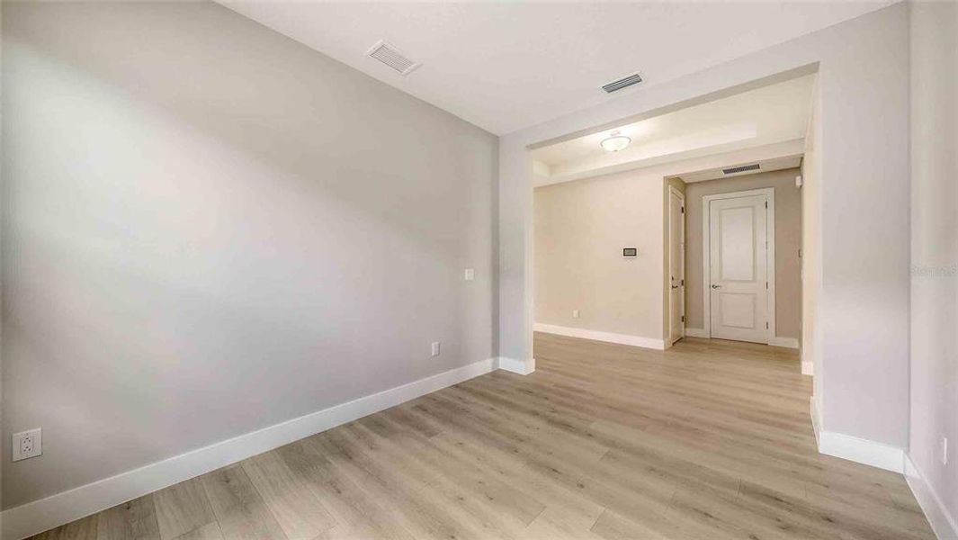 Spacious, unfurnished interior of a new home in Woodland Preserve, Parrish (Image 38).