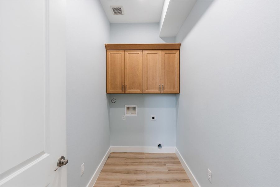 Spacious, unfurnished interior of a new home in , Tiki Island (Image 36). Spacious, unfurnished interior of a new home in , Tiki Island (Image 36).